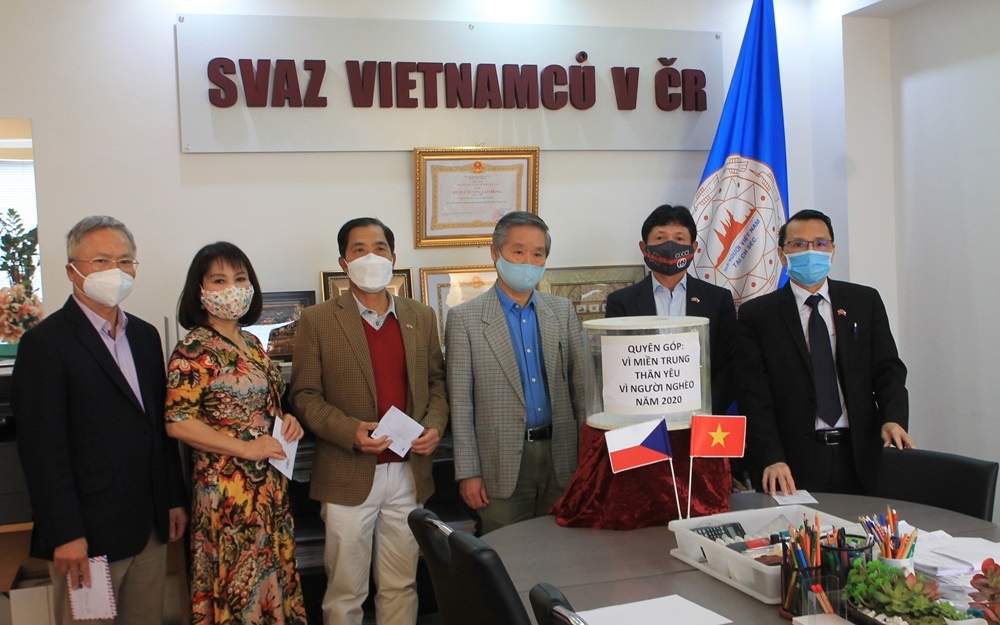 Hội người Việt Nam tại Séc phát động gây quỹ ủng hộ đồng bào miền Trung